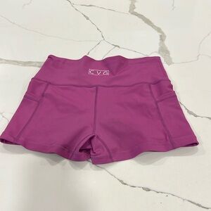 CVG 2.5” inseam pink workout shorts XS
